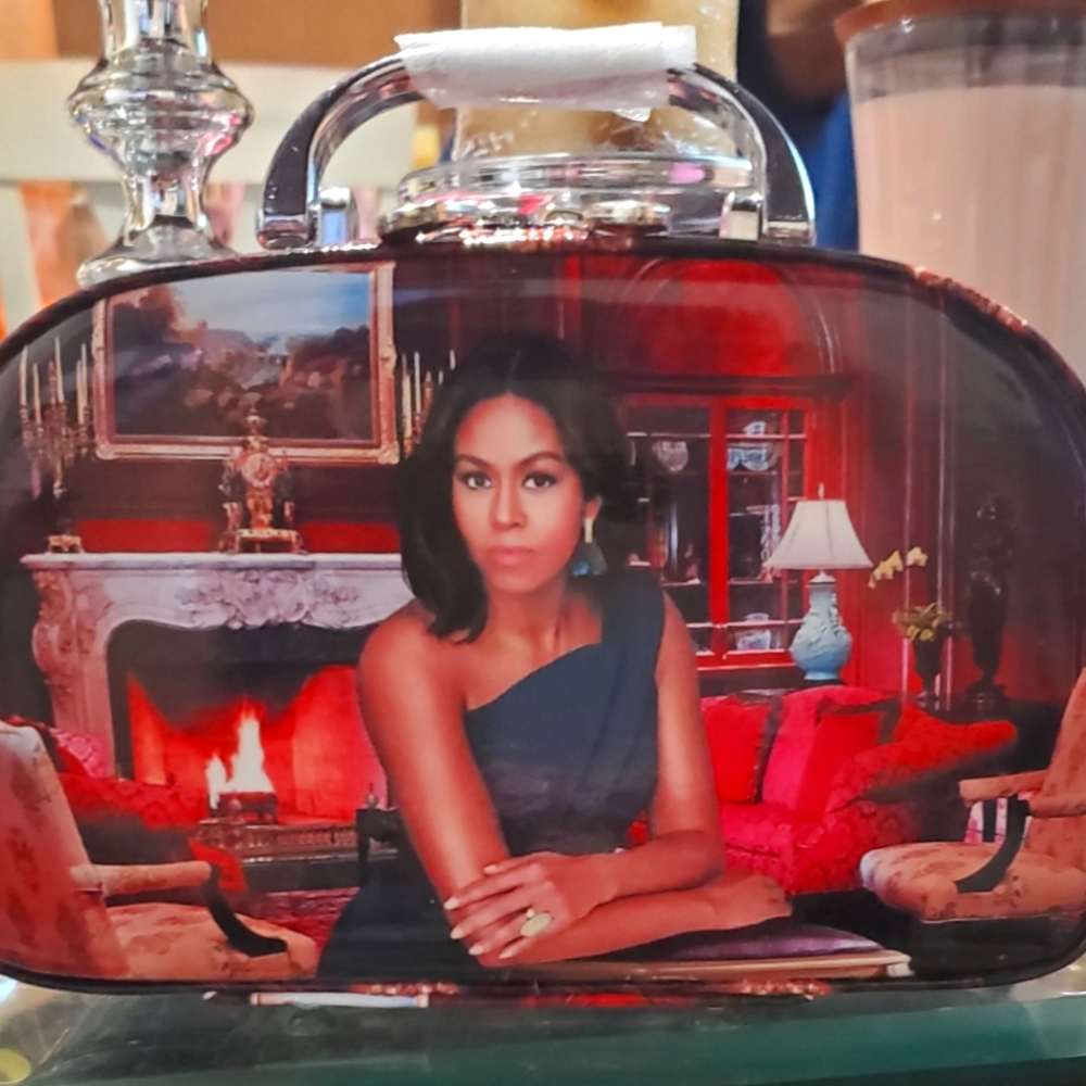 Michelle Obama purse/jewelry case.